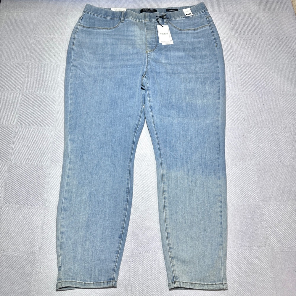 NEW Judy Blue Skinny Fit Jeans‎ Womens 22W Mid Rise Pull On Lycra Light Wash